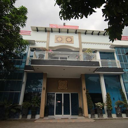 Hotel Boegenviel Syariah Lamongan Eksteriør billede