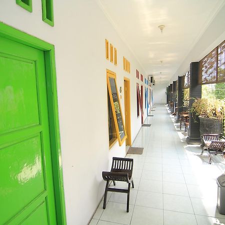 Hotel Boegenviel Syariah Lamongan Eksteriør billede